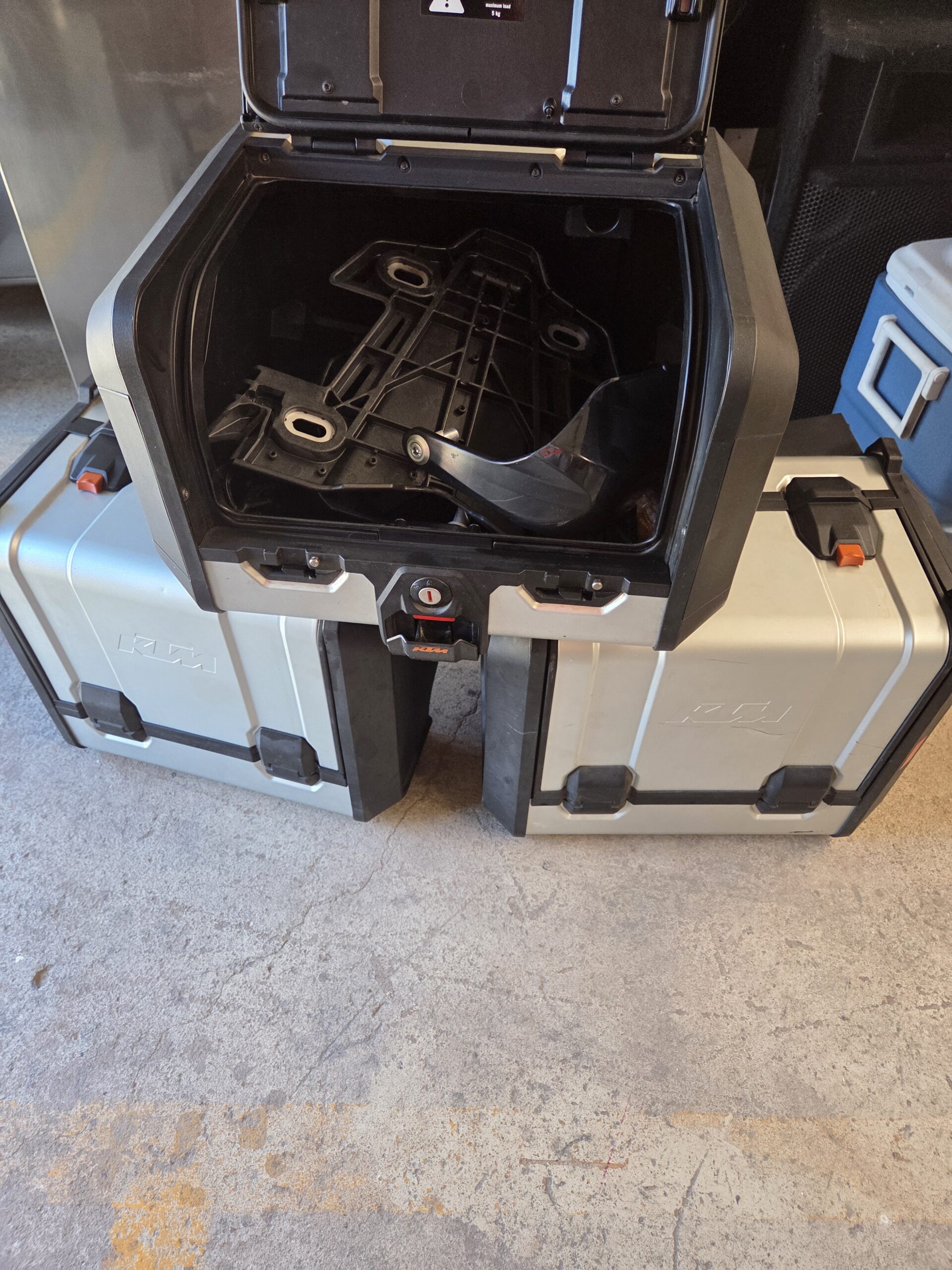 Genuine KTM Aluminium Pannier & Top Box Set (3-Piece Luggage System) - Image 4