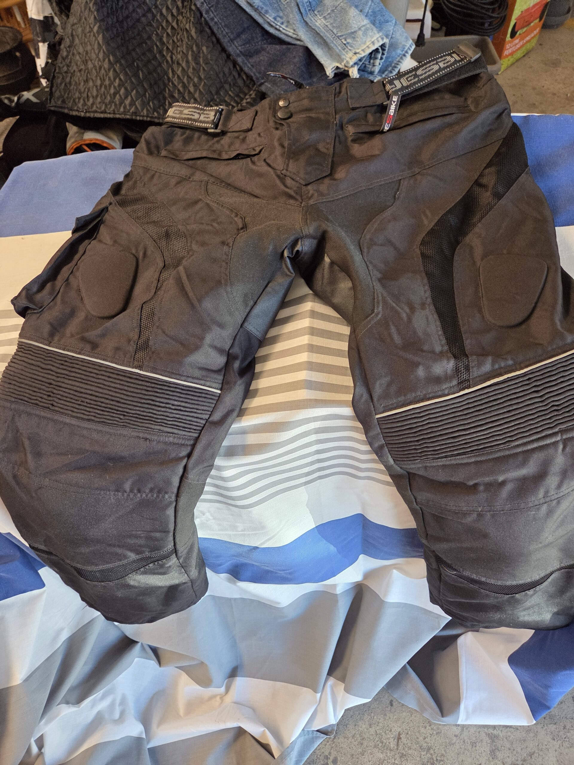Motorcycle Riding Pants – Armour (Knee & Hip) – Black Textile