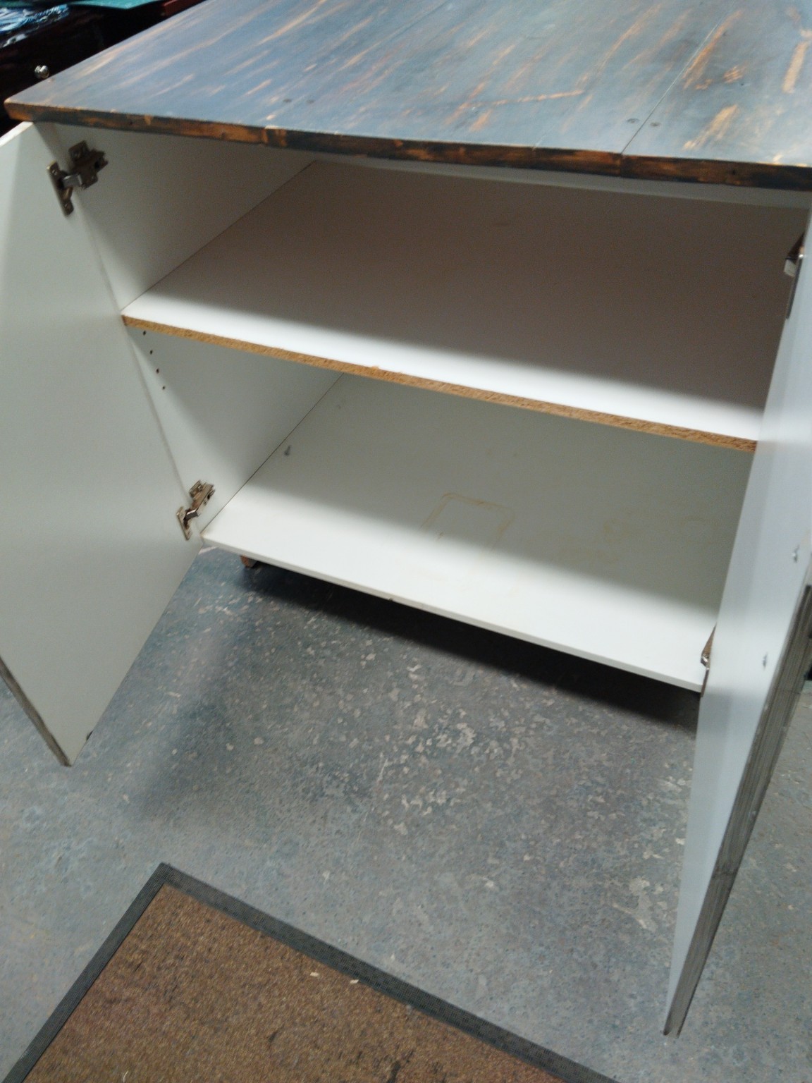 Modern two-door storage cabinet/sideboard - Image 3