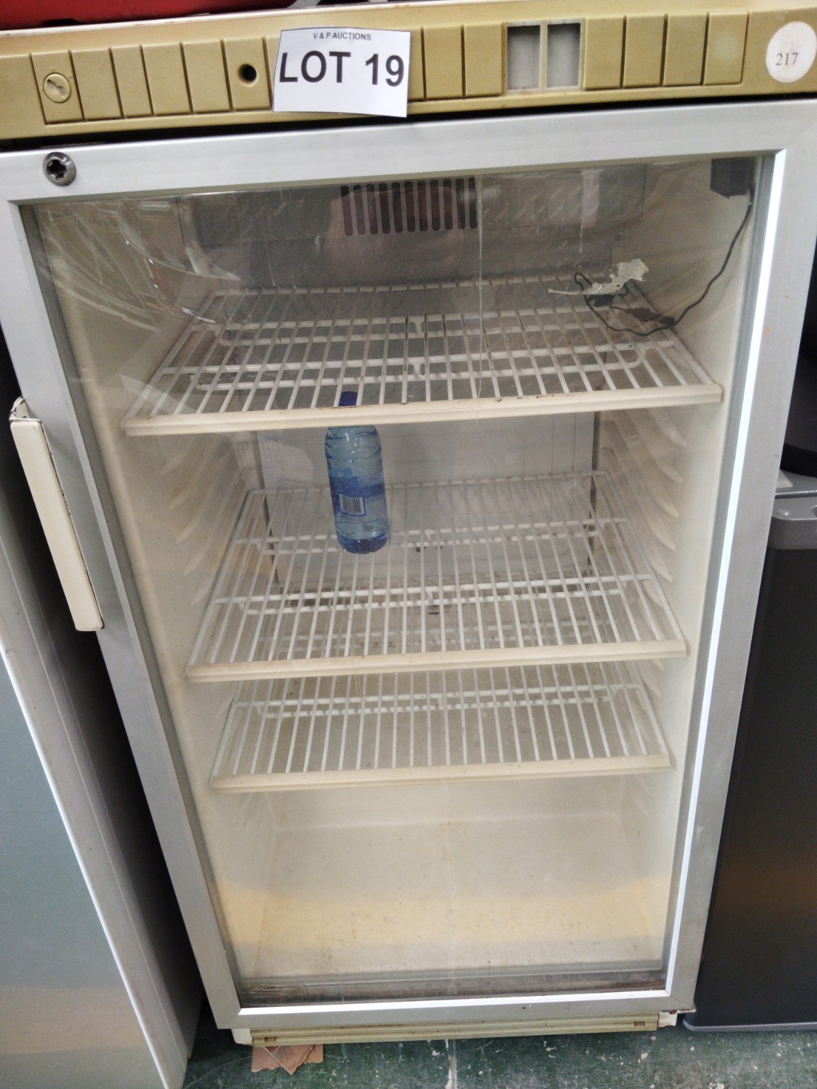 SINGLE GLASS DOOR COMMERCIAL DISPLAY FRIDGE