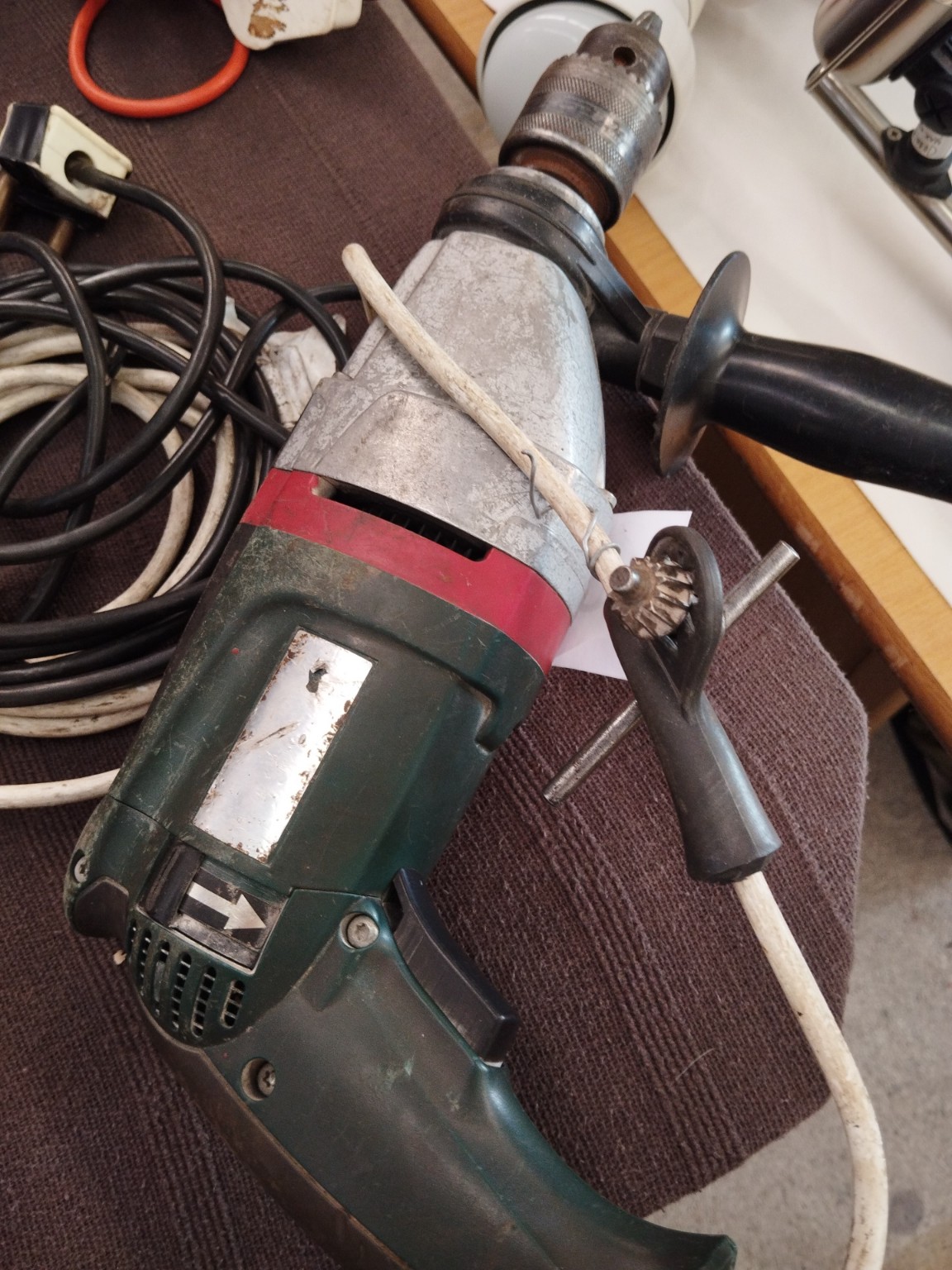 Metabo SBE 850 Impuls Professional Impact Drill with Side Handle & Chuck Key - Image 3