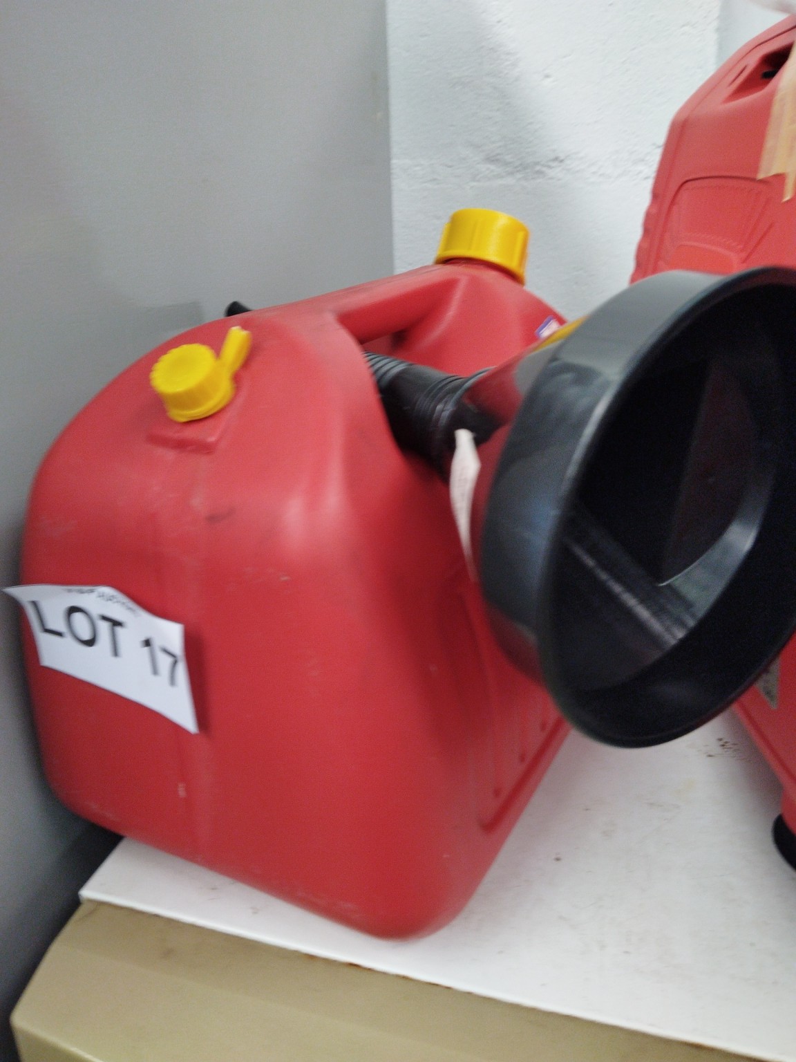 ADDIS 10L FUEL JERRY CAN WITH POURING SPOUT - Image 2