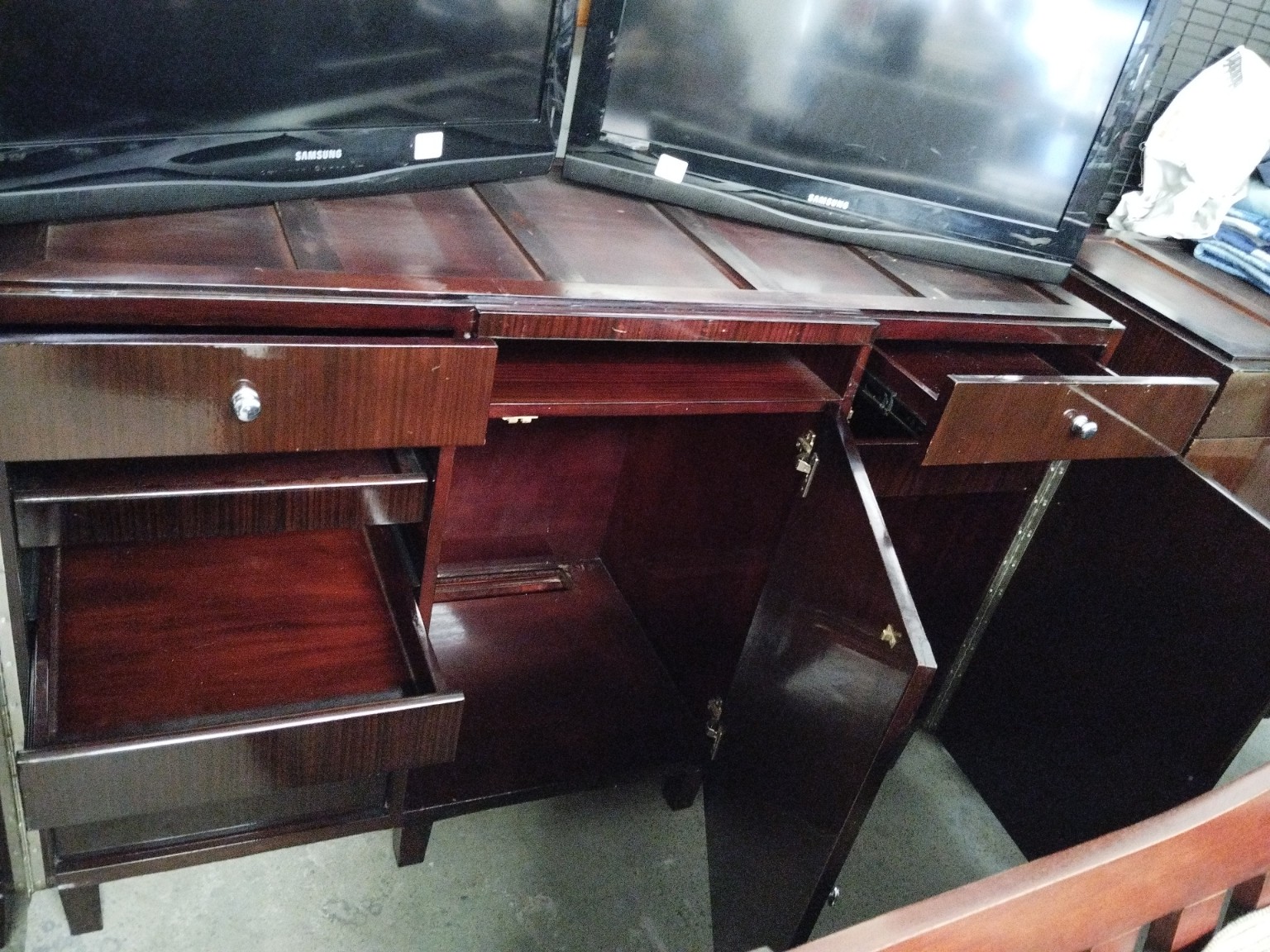 Modern Dark Mahogany TV Entertainment Cabinet with Drawers & Storage Cupboards (3) - Image 2