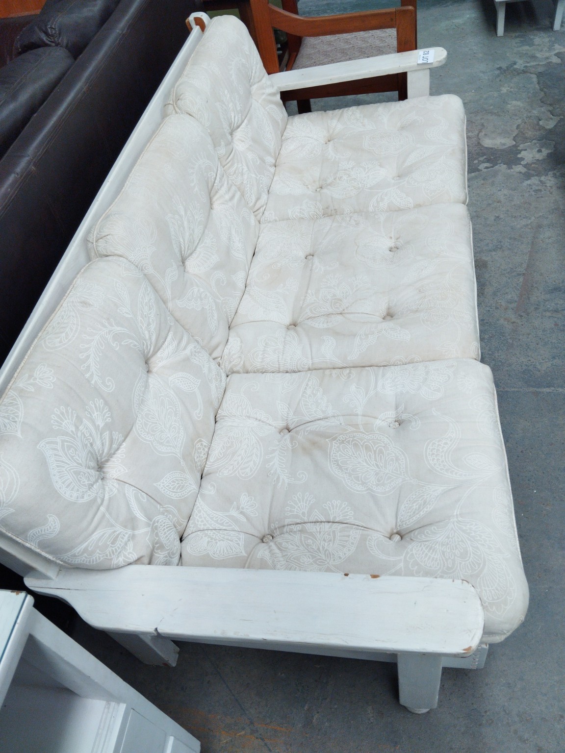 White Wooden 3-Seater Daybed / Bench Sofa with Tufted Cushions