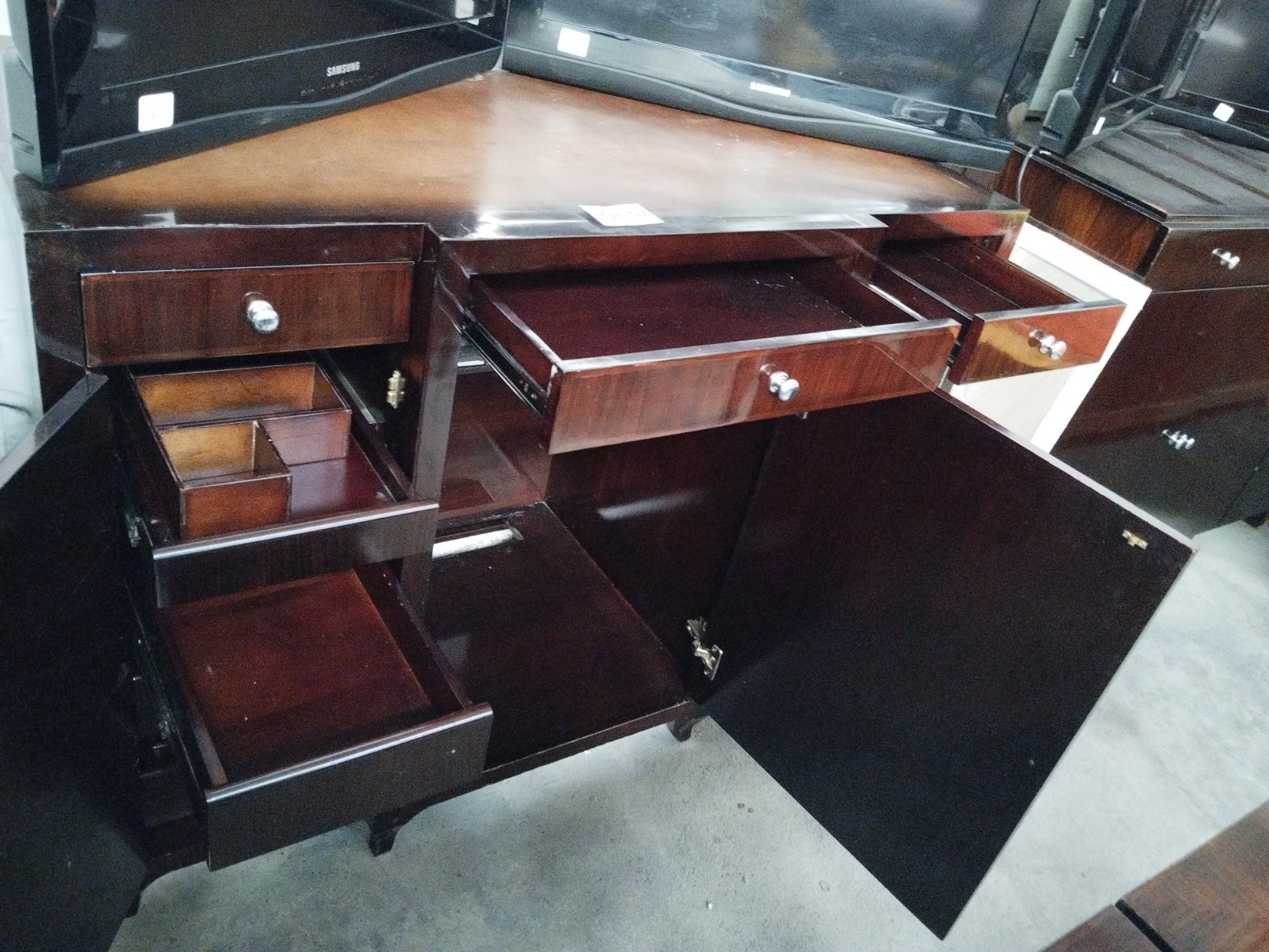 Solid Wood Mahogany Sideboard / Buffet Cabinet with 3 Drawers & 3 Cupboards (2) - Image 3