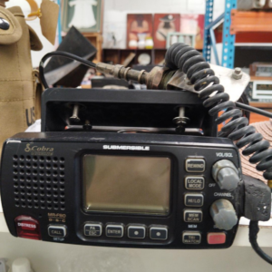 Cobra Marine MR F80B EU Fixed Mount DSC VHF Marine Radio with Mounting Bracket - EXCELLENT CONDITION