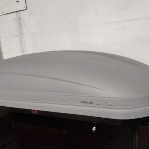 THULE PACIFIC 200 ROOF BOX WITH GARAGE HOIST / LIFTING SYSTEM – COMPLETE UNIT AS NEW